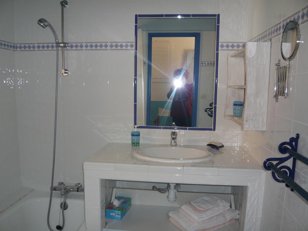 La Genestiere Bed & Breakfast Clermont-lʼHérault Екстериор снимка