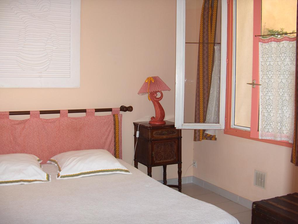 La Genestiere Bed & Breakfast Clermont-lʼHérault Екстериор снимка