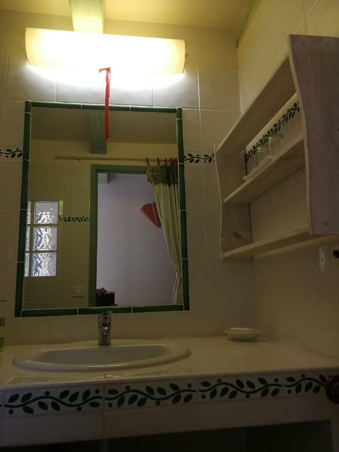La Genestiere Bed & Breakfast Clermont-lʼHérault Екстериор снимка