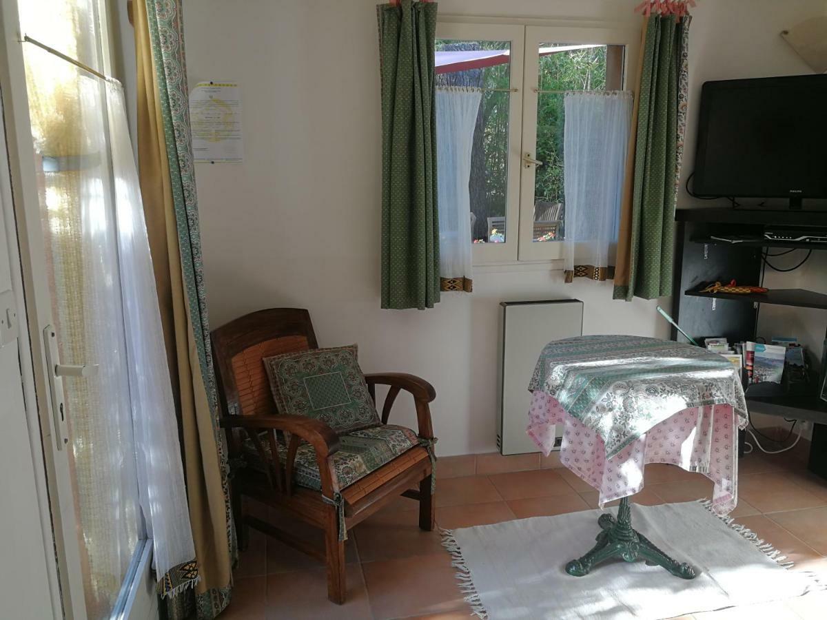 La Genestiere Bed & Breakfast Clermont-lʼHérault Екстериор снимка